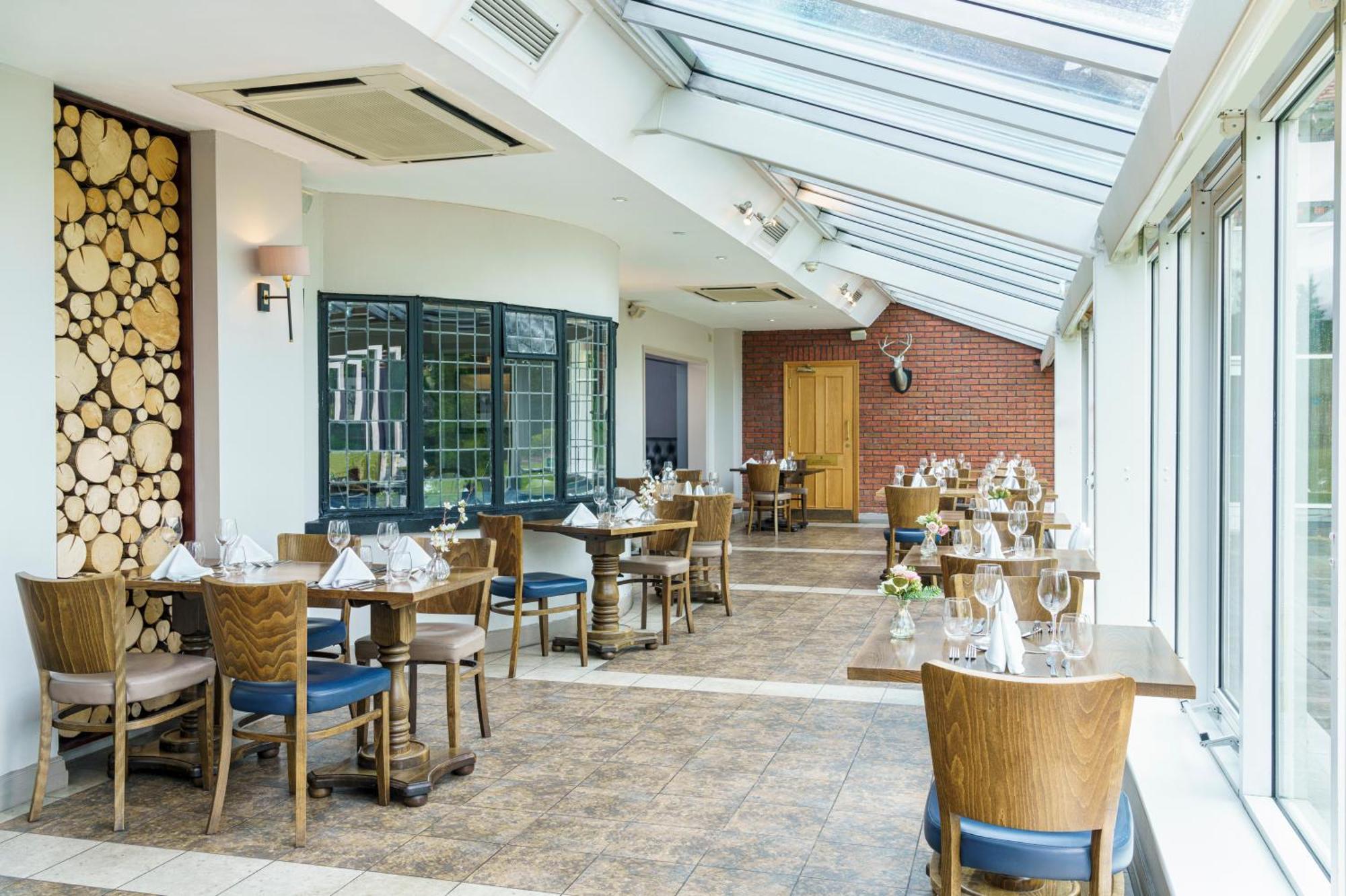 Macdonald Craxton Wood Hotel & Spa Ledsham  Eksteriør bilde